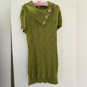 Absolutely beautiful short sleeve sweater